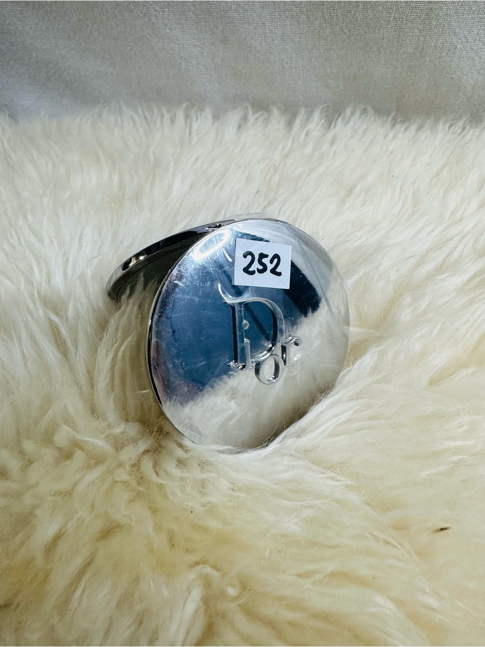 💕252 Dior Polished Metallic Compact Mirror - Silver Tone